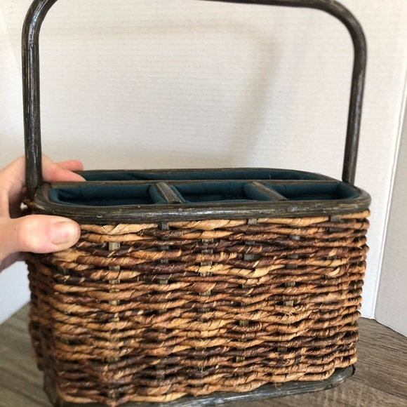 Vtg Woven Utensil Caddy with Quilted Lining - Picture 9 of 9